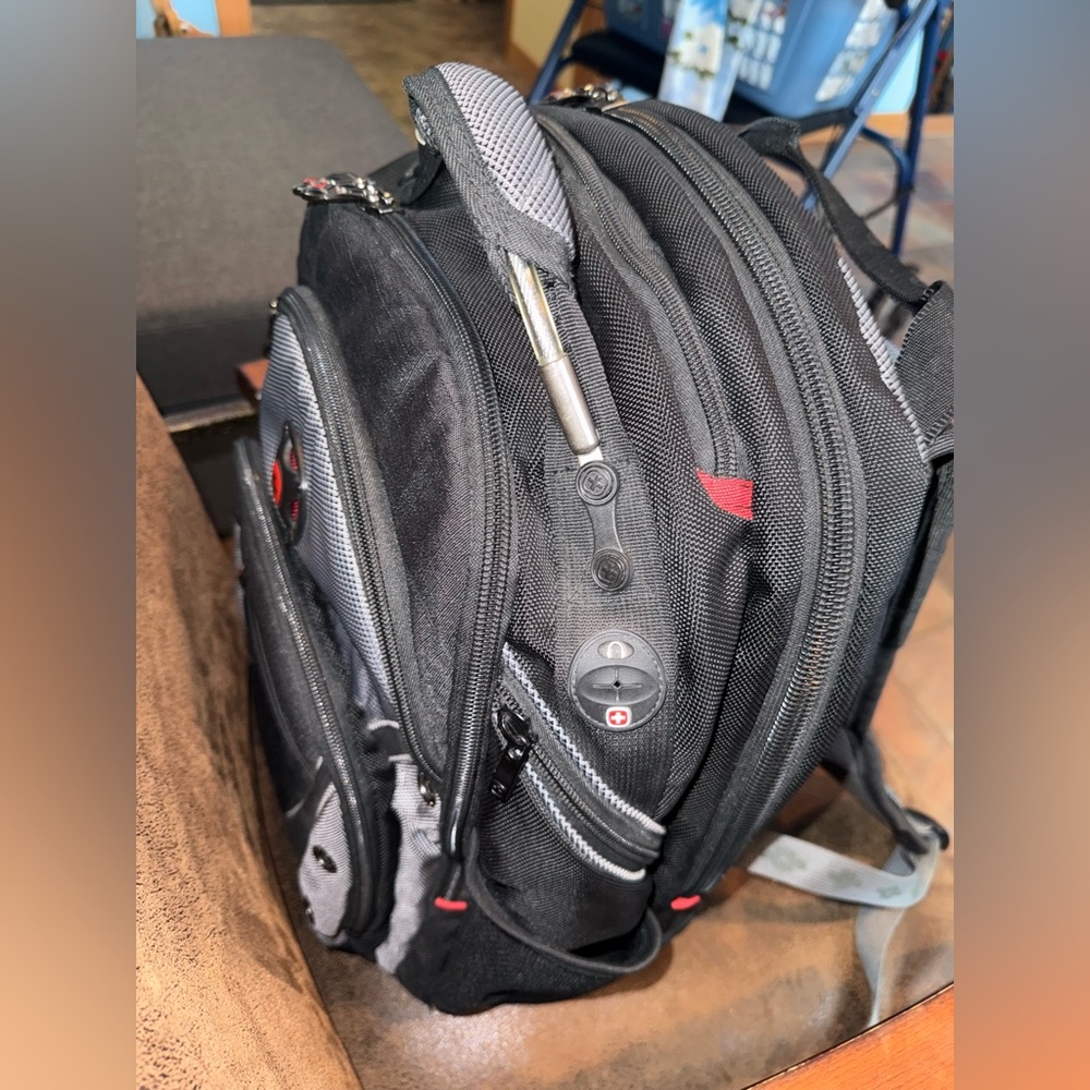 Swiss Gear Laptop Luggagee Carry On Backpack - Picture 10 of 14